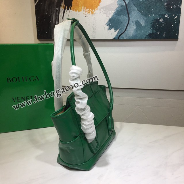 Bottega veneta高端女包 96009s小號 寶緹嘉Arco33油蠟牛皮包 BV經典款蝙蝠包手提包  gxz1241